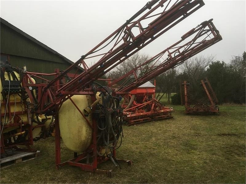 Hardi LHY 1000 / 16/361 Incl. fronttank - Прикачна пръскачка: снимка 2 Hardi LHY 1000 / 16/361 Incl. fronttank - Прикачна пръскачка: снимка 2