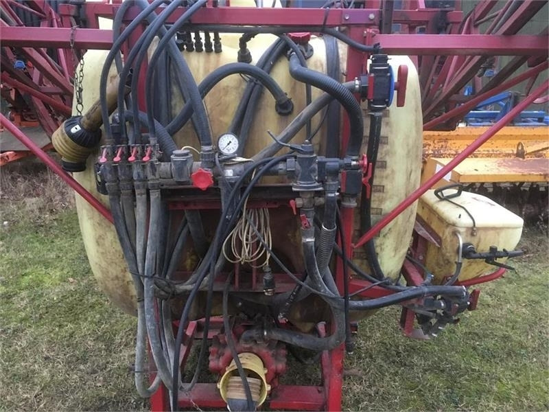 Hardi LHY 1000 / 16/361 Incl. fronttank - Прикачна пръскачка: снимка 4 Hardi LHY 1000 / 16/361 Incl. fronttank - Прикачна пръскачка: снимка 4