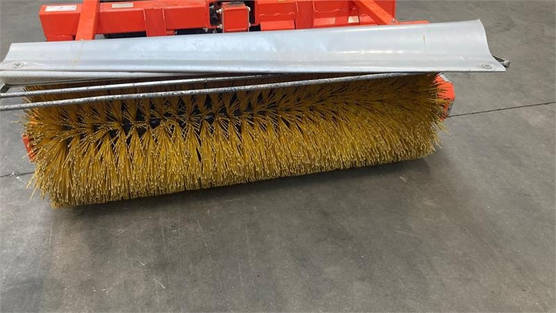 Husqvarna Fejemaskine med sving 5904500-01 - Четка: снимка 3 Husqvarna Fejemaskine med sving 5904500-01 - Четка: снимка 3