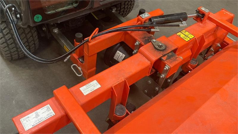 Husqvarna Fejemaskine med sving 5904500-01 - Четка: снимка 4 Husqvarna Fejemaskine med sving 5904500-01 - Четка: снимка 4