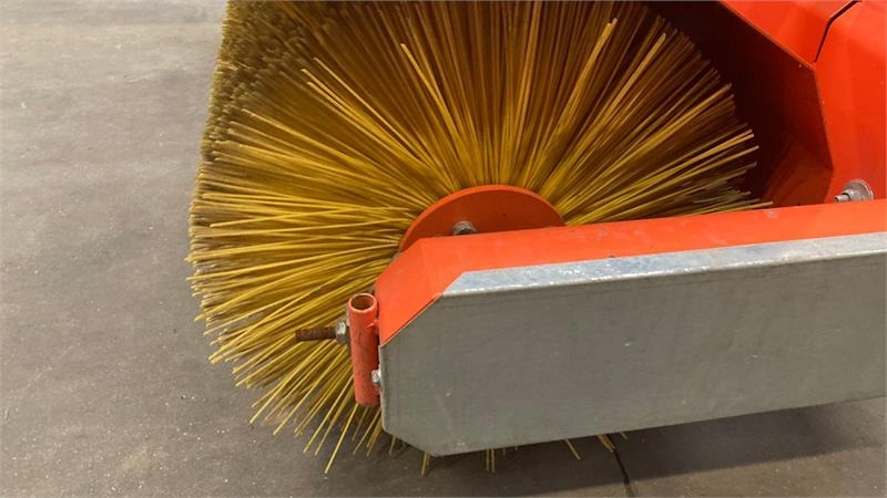 Husqvarna Fejemaskine med sving 5904500-01 - Четка: снимка 5 Husqvarna Fejemaskine med sving 5904500-01 - Четка: снимка 5