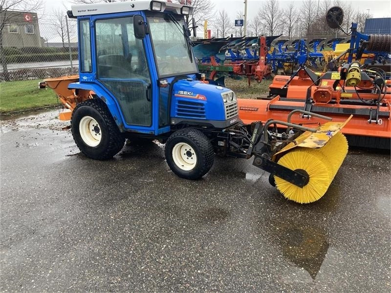 Iseki 321 med 130 cm kost og saltspreder - Трактор за комунални дейности: снимка 1 Iseki 321 med 130 cm kost og saltspreder - Трактор за комунални дейности: снимка 1