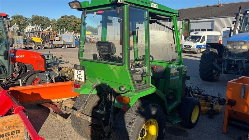 John Deere 755 Kompakt traktor - Трактор за комунални дейности: снимка 4 John Deere 755 Kompakt traktor - Трактор за комунални дейности: снимка 4