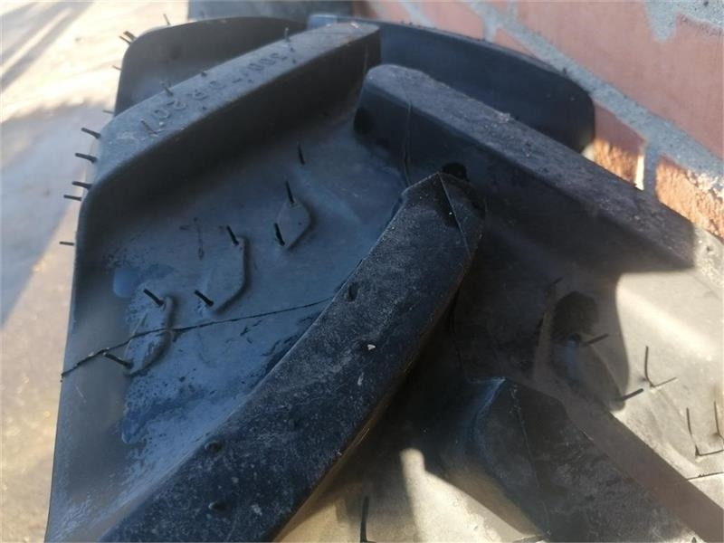 Kleber 300/70R20 - Гума за Комунална/ Специална техника: снимка 3 Kleber 300/70R20 - Гума за Комунална/ Специална техника: снимка 3