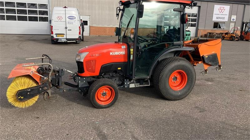 Kubota ST341 inkl. 150 cm kost og udlægger - Трактор за комунални дейности: снимка 2 Kubota ST341 inkl. 150 cm kost og udlægger - Трактор за комунални дейности: снимка 2