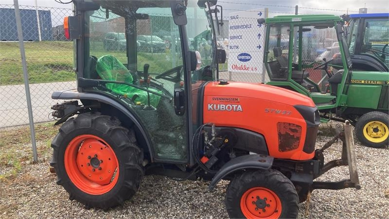 Kubota STW37 Kun 1145 timer  - Трактор за комунални дейности: снимка 1 Kubota STW37 Kun 1145 timer  - Трактор за комунални дейности: снимка 1