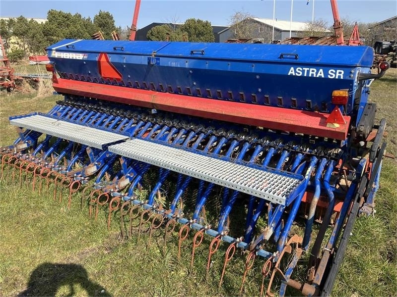 Kuhn HR 4002 Med Fiona Astra SR - Комбинирана сеялка: снимка 3 Kuhn HR 4002 Med Fiona Astra SR - Комбинирана сеялка: снимка 3