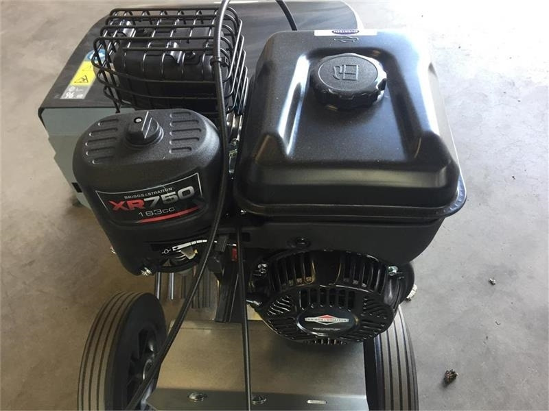 Kwern Greenbuster Pro III 8x3 Inkl. afdækningsskær - Мотоблок: снимка 3 Kwern Greenbuster Pro III 8x3 Inkl. afdækningsskær - Мотоблок: снимка 3