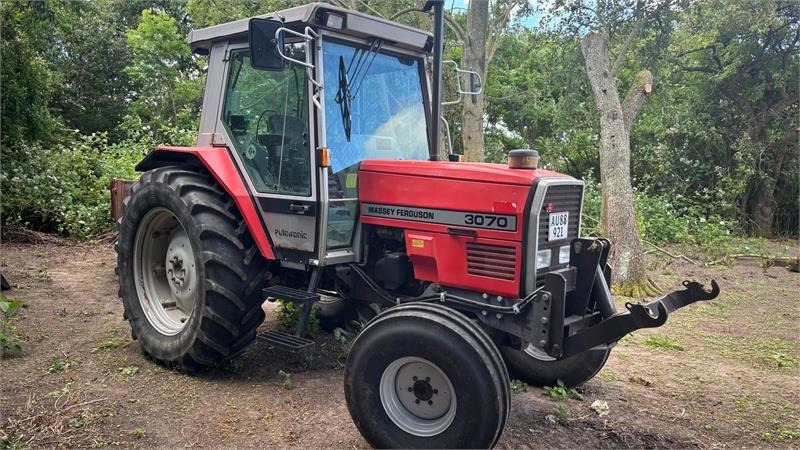 Massey Ferguson 3070 Traktor - Трактор: снимка 2 Massey Ferguson 3070 Traktor - Трактор: снимка 2