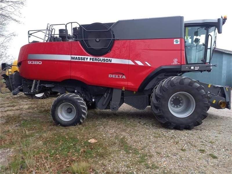 Massey Ferguson 9380 DELTA 35 fods Powerflow - Зърнокомбайн: снимка 4 Massey Ferguson 9380 DELTA 35 fods Powerflow - Зърнокомбайн: снимка 4