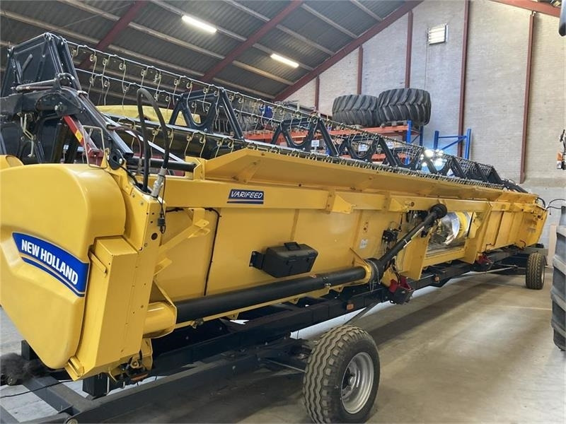 New Holland 35” Varifeed - Принадлежност за машини за прибиране на реколтата: снимка 2 New Holland 35” Varifeed - Принадлежност за машини за прибиране на реколтата: снимка 2
