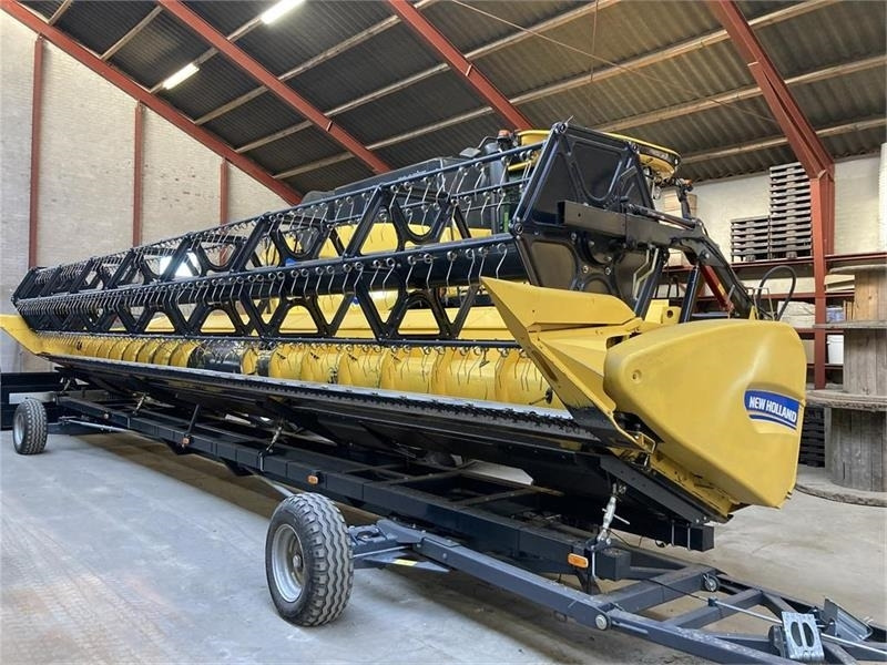 New Holland 35” Varifeed - Принадлежност за машини за прибиране на реколтата: снимка 1 New Holland 35” Varifeed - Принадлежност за машини за прибиране на реколтата: снимка 1