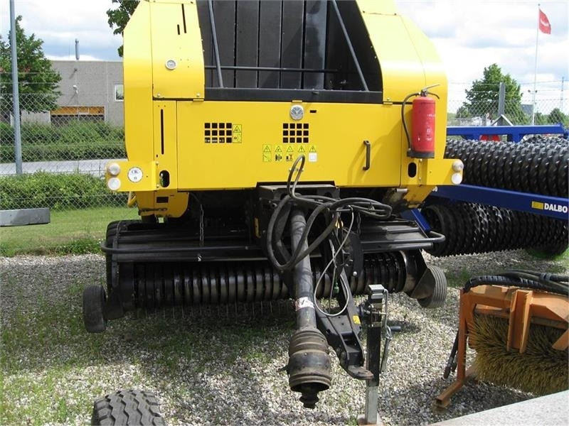 New Holland BR7070 med SUPER FEED - Рулонна сламопреса: снимка 2 New Holland BR7070 med SUPER FEED - Рулонна сламопреса: снимка 2