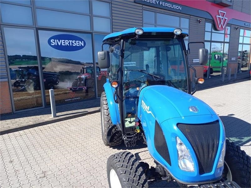 New Holland Boomer 55 - Трактор за комунални дейности: снимка 4 New Holland Boomer 55 - Трактор за комунални дейности: снимка 4
