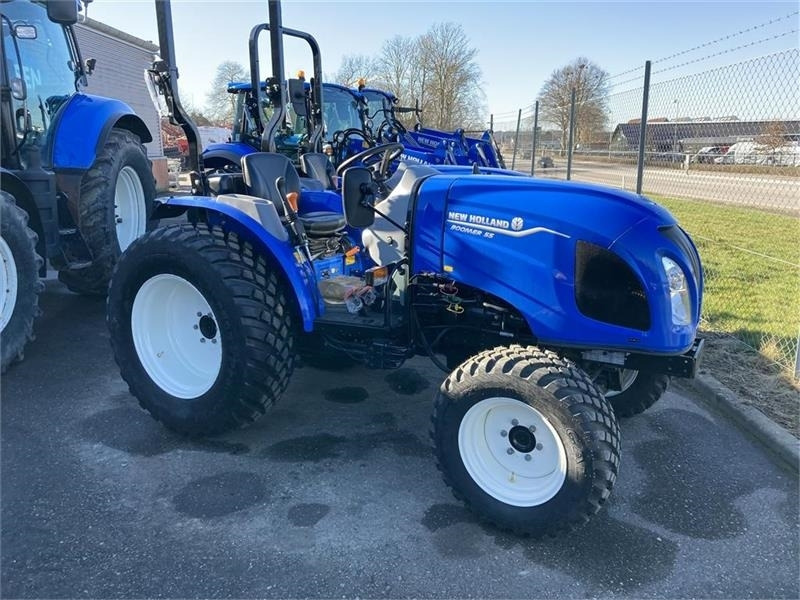 New Holland Boomer 55 Stage V - Rops - Трактор за комунални дейности: снимка 1 New Holland Boomer 55 Stage V - Rops - Трактор за комунални дейности: снимка 1