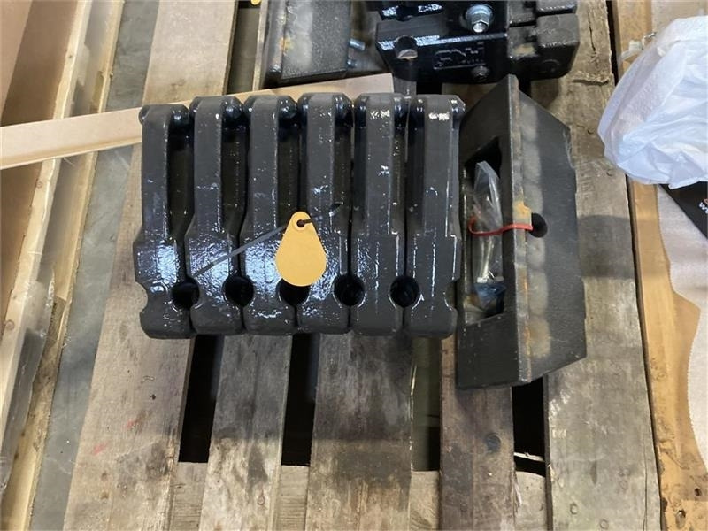 New Holland Boomer til 35-40-50-55 - Противовес: снимка 4 New Holland Boomer til 35-40-50-55 - Противовес: снимка 4