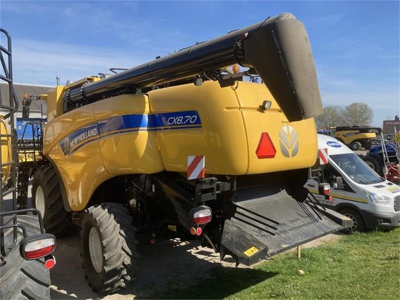 New Holland CX 8.70 SLH - Зърнокомбайн: снимка 3 New Holland CX 8.70 SLH - Зърнокомбайн: снимка 3