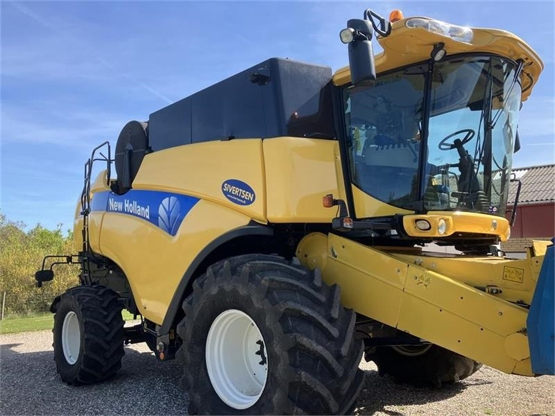 New Holland CX 8080 SLH - Зърнокомбайн: снимка 2 New Holland CX 8080 SLH - Зърнокомбайн: снимка 2