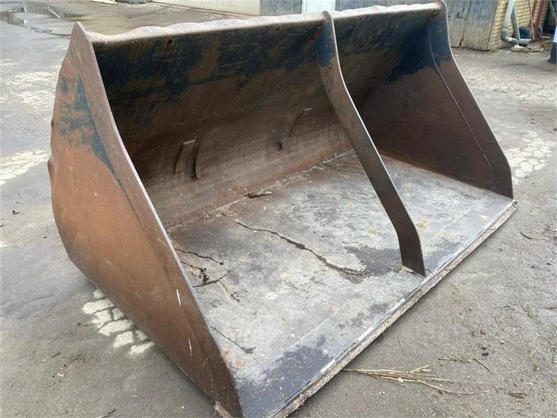 New Holland SKOVL Korn/flisskovl med CNH teleskopophæng - Кофа за товарач: снимка 2 New Holland SKOVL Korn/flisskovl med CNH teleskopophæng - Кофа за товарач: снимка 2