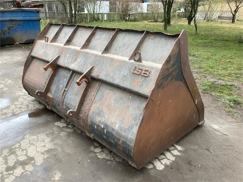 New Holland SKOVL Korn/flisskovl med CNH teleskopophæng - Кофа за товарач: снимка 3 New Holland SKOVL Korn/flisskovl med CNH teleskopophæng - Кофа за товарач: снимка 3