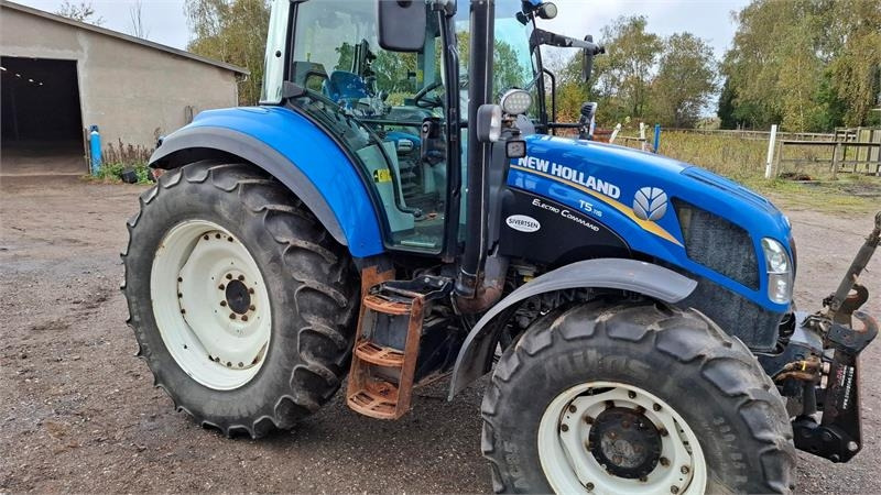 New Holland T5.115 EC - Трактор: снимка 2 New Holland T5.115 EC - Трактор: снимка 2