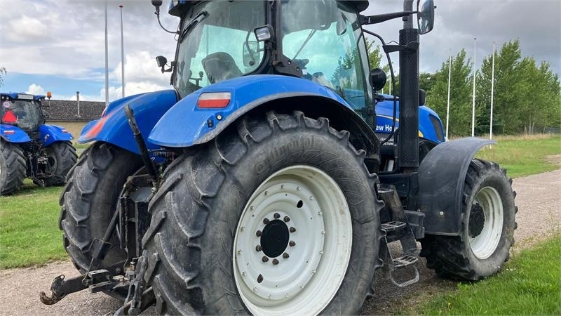 New Holland T7030 - Трактор: снимка 5 New Holland T7030 - Трактор: снимка 5