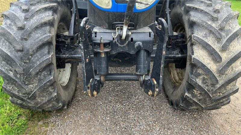 New Holland T7030 - Трактор: снимка 3 New Holland T7030 - Трактор: снимка 3