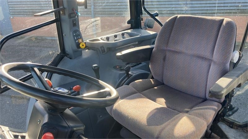 New Holland TS115 - Трактор: снимка 5 New Holland TS115 - Трактор: снимка 5