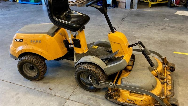 Stiga PARK COMPACT 14 HST 95 Combi - Косачка за трева: снимка 1 Stiga PARK COMPACT 14 HST 95 Combi - Косачка за трева: снимка 1