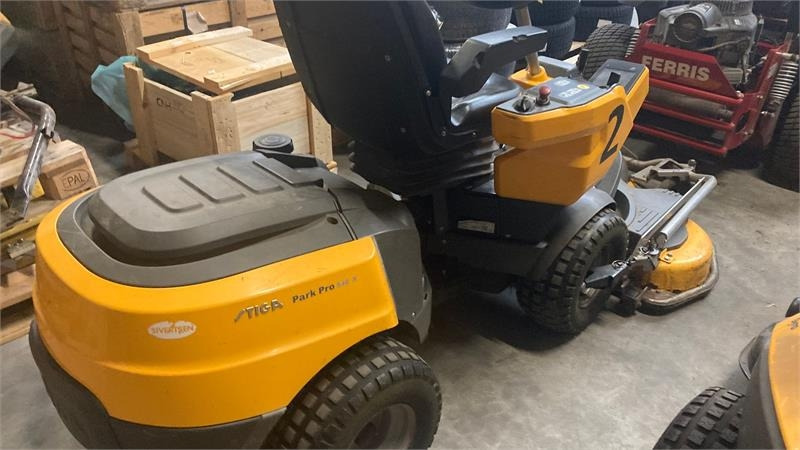 Stiga Park Pro 540IX 4WD 125 Combi Pro el. - Косачка за трева: снимка 3 Stiga Park Pro 540IX 4WD 125 Combi Pro el. - Косачка за трева: снимка 3