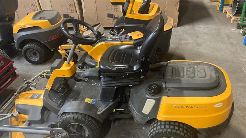 Stiga Park Pro 540IX 4WD 125 Combi Pro el. - Косачка за трева: снимка 1 Stiga Park Pro 540IX 4WD 125 Combi Pro el. - Косачка за трева: снимка 1
