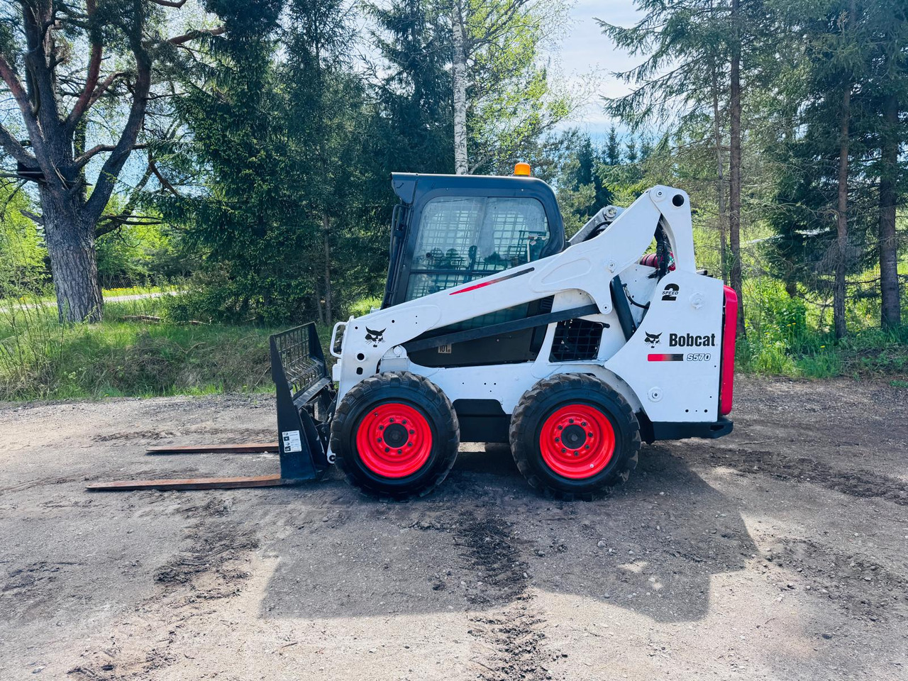 BOBCAT S570 - Мини челен товарач: снимка 2 BOBCAT S570 - Мини челен товарач: снимка 2
