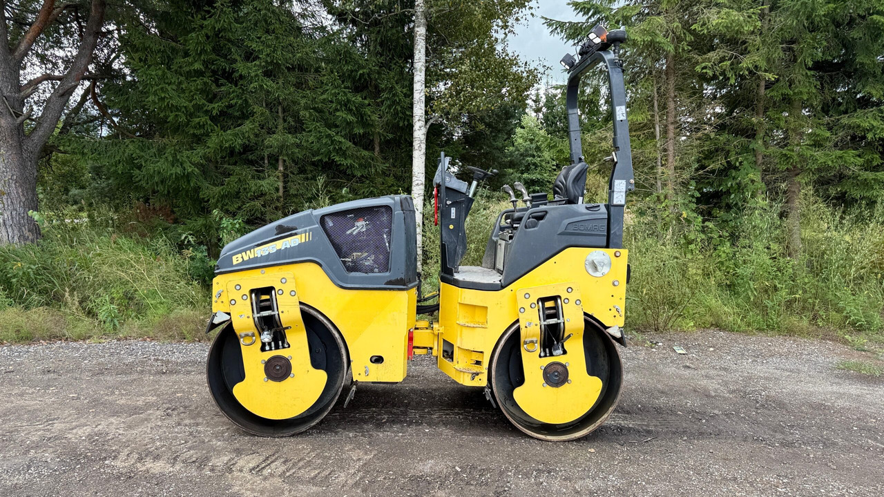 BOMAG BW 135 AD-5 - Пътен валяк: снимка 4 BOMAG BW 135 AD-5 - Пътен валяк: снимка 4