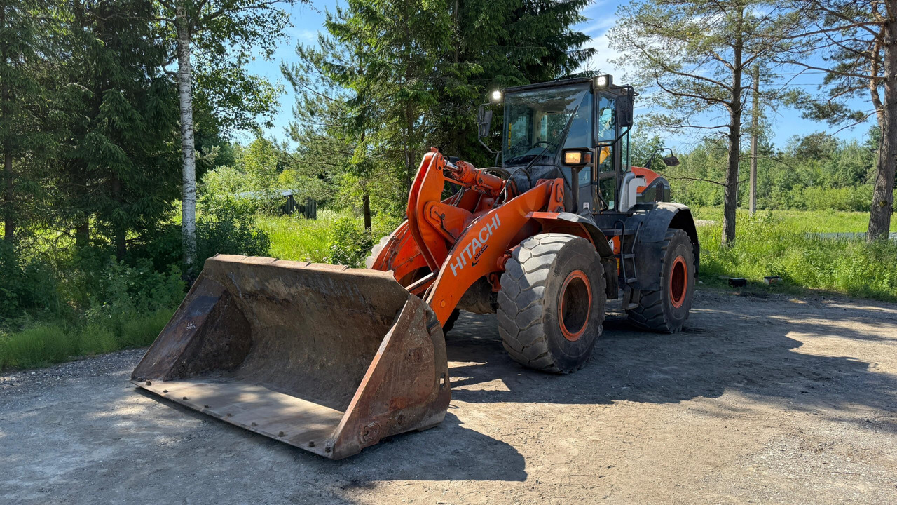 Hitachi ZW140 - Колесен товарач: снимка 1 Hitachi ZW140 - Колесен товарач: снимка 1