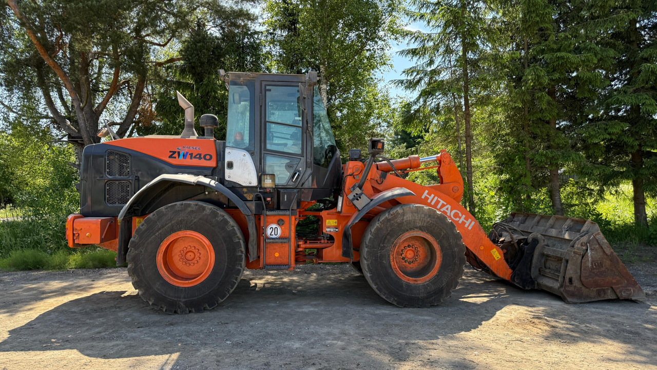 Hitachi ZW140 - Колесен товарач: снимка 5 Hitachi ZW140 - Колесен товарач: снимка 5