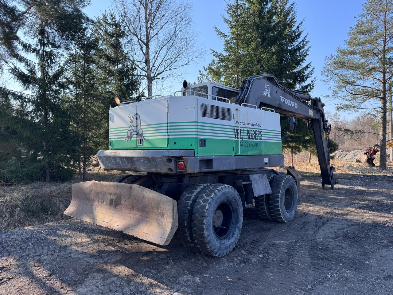 VOLVO EW200 - Колесен багер: снимка 4 VOLVO EW200 - Колесен багер: снимка 4