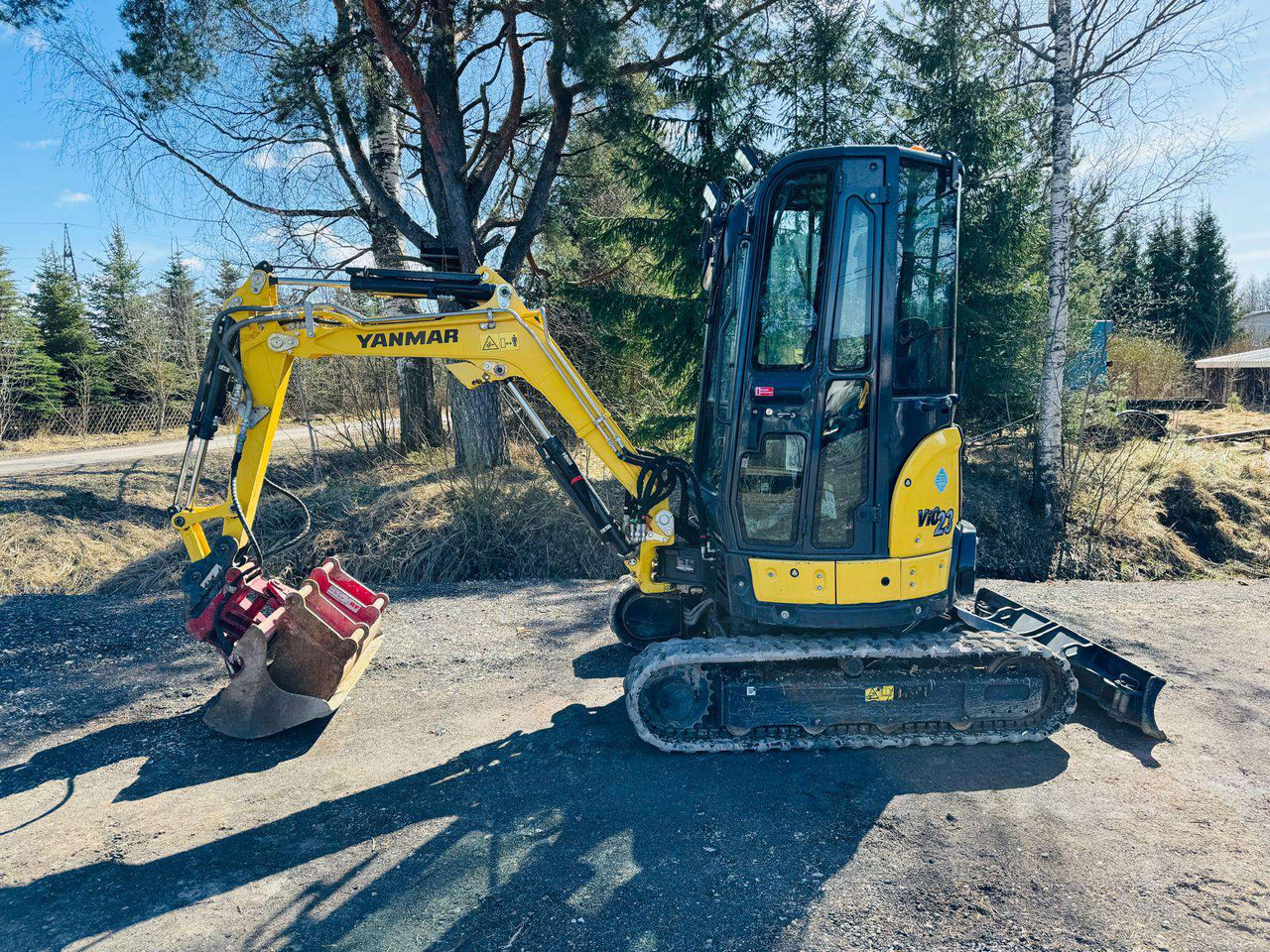 YANMAR VIO23-6 - Мини багер: снимка 2 YANMAR VIO23-6 - Мини багер: снимка 2