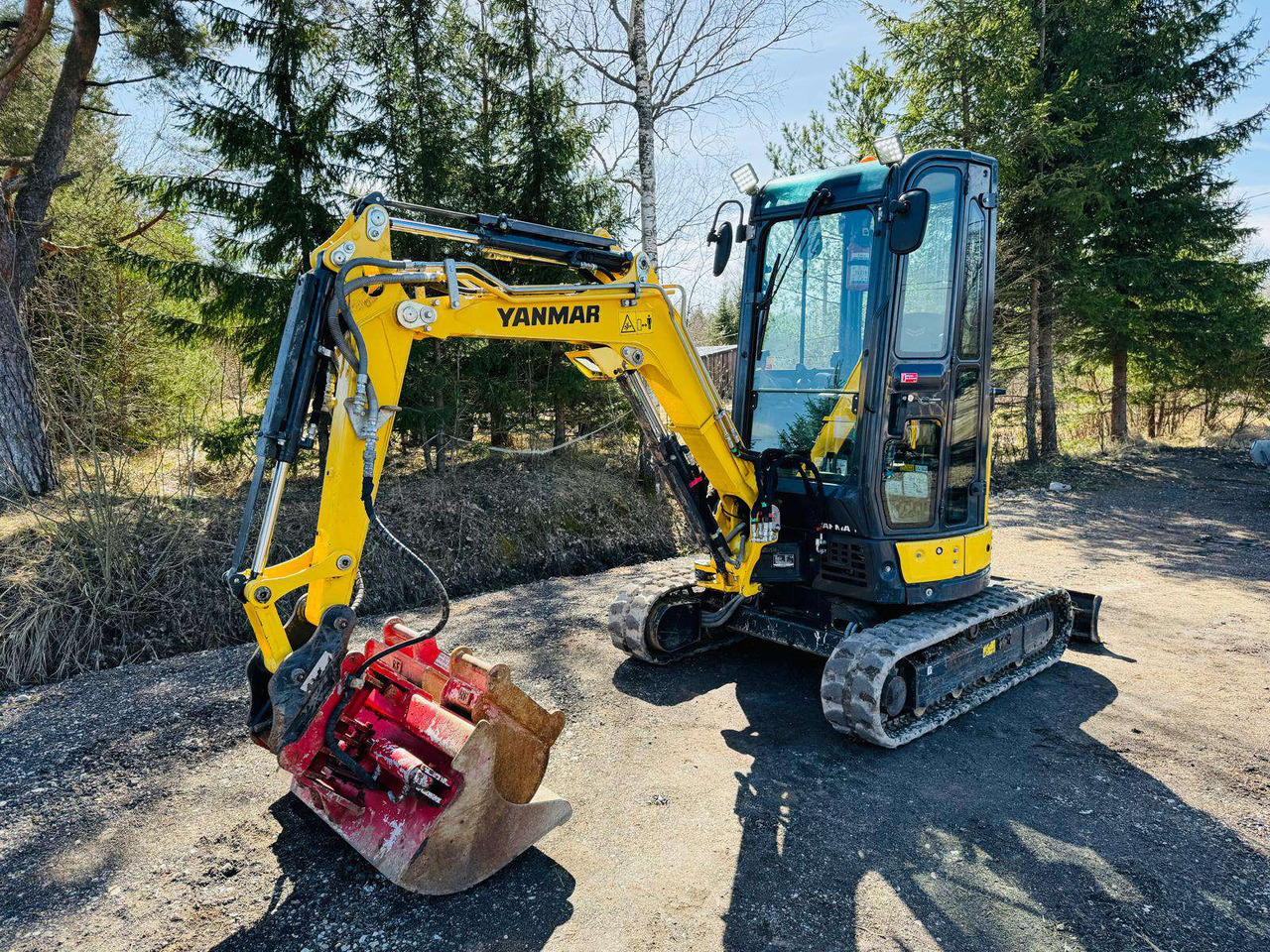 YANMAR VIO23-6 - Мини багер: снимка 1 YANMAR VIO23-6 - Мини багер: снимка 1