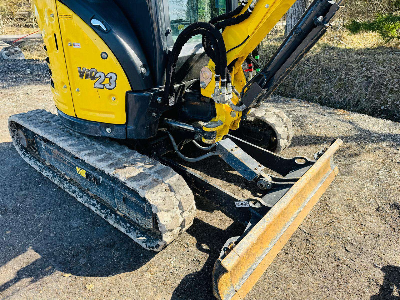 YANMAR VIO23-6 - Мини багер: снимка 4 YANMAR VIO23-6 - Мини багер: снимка 4