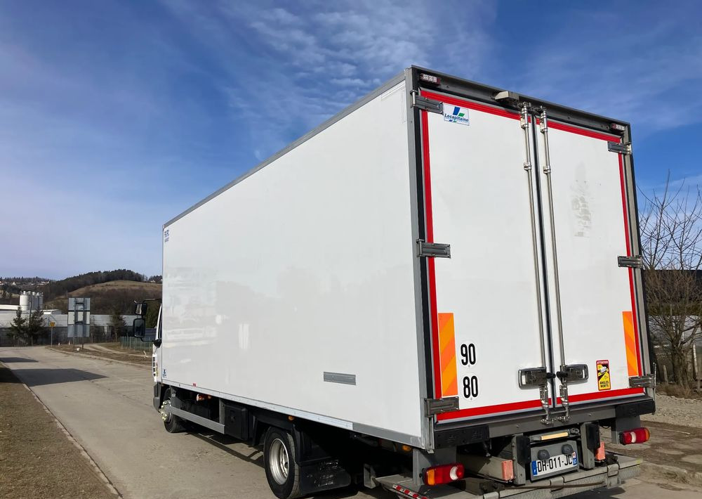 DAF Daf LF 12.210 chłodnia multi temperatura 16 palet - Рефрижератор камион: снимка 4 DAF Daf LF 12.210 chłodnia multi temperatura 16 palet - Рефрижератор камион: снимка 4