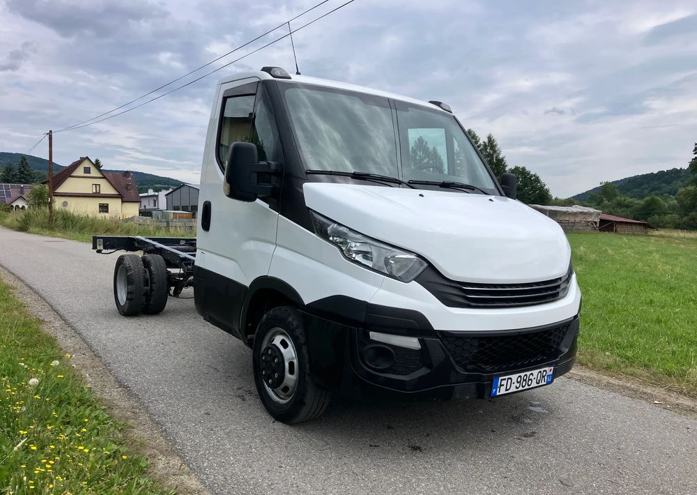 Iveco DAILY 35C14 ramo do zabudowy kiper wywrotka - Шаси кабина: снимка 2 Iveco DAILY 35C14 ramo do zabudowy kiper wywrotka - Шаси кабина: снимка 2