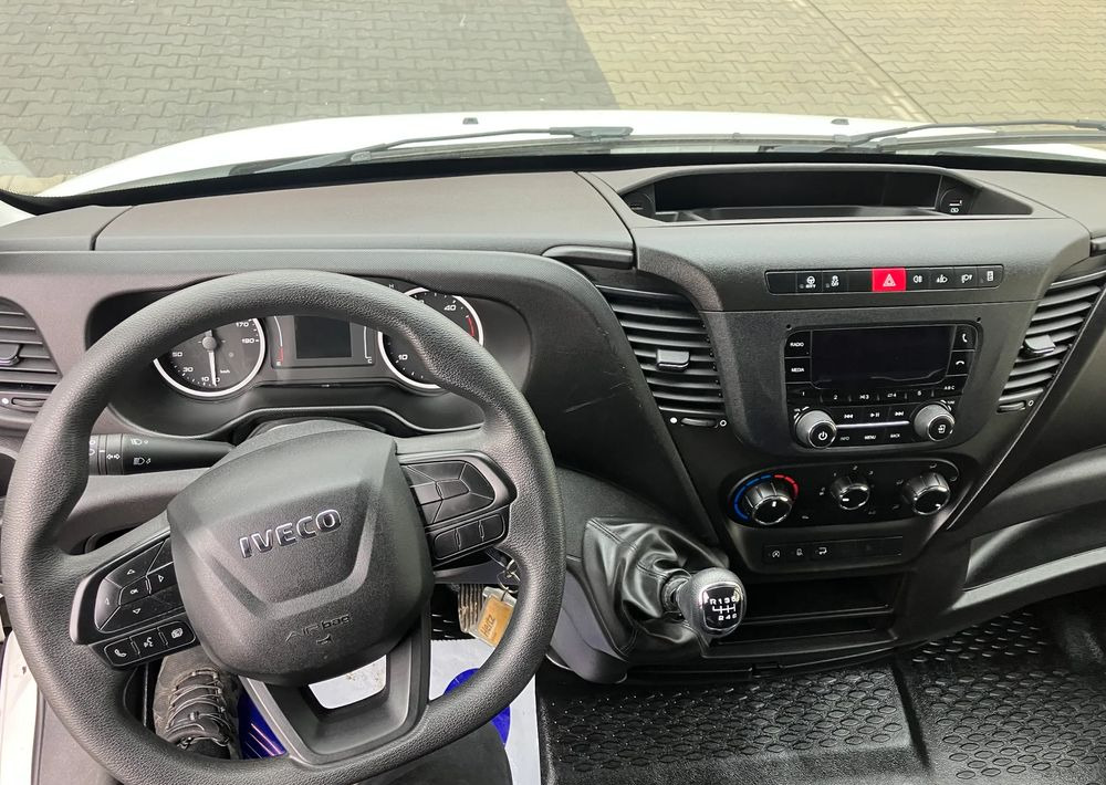 Лекотоварен автомобил фургон Iveco DAILY 35C16 kontener kurierka winda STAN PERFEKCYJNY: снимка 6