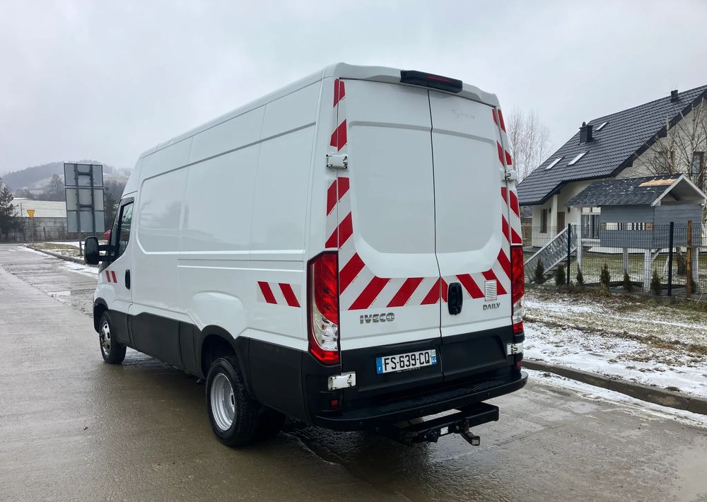 Iveco Daily 35c16 blaszak KLIMA SPROWADZONY serwisówka - Товарен бус: снимка 4 Iveco Daily 35c16 blaszak KLIMA SPROWADZONY serwisówka - Товарен бус: снимка 4