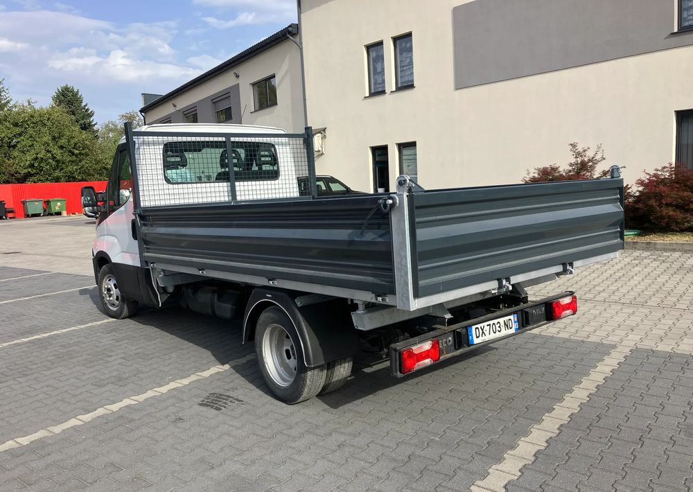 Iveco Iveco daily 35C13 wywrotka solidny kiper - Бус самосвал: снимка 4 Iveco Iveco daily 35C13 wywrotka solidny kiper - Бус самосвал: снимка 4