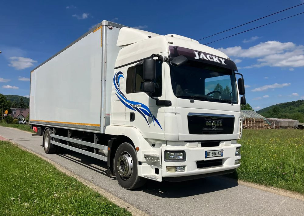 MAN MAN TGM 18.290 KURIERKA KONTENER 20 PALET SYPIALKA - Камион фургон: снимка 2 MAN MAN TGM 18.290 KURIERKA KONTENER 20 PALET SYPIALKA - Камион фургон: снимка 2