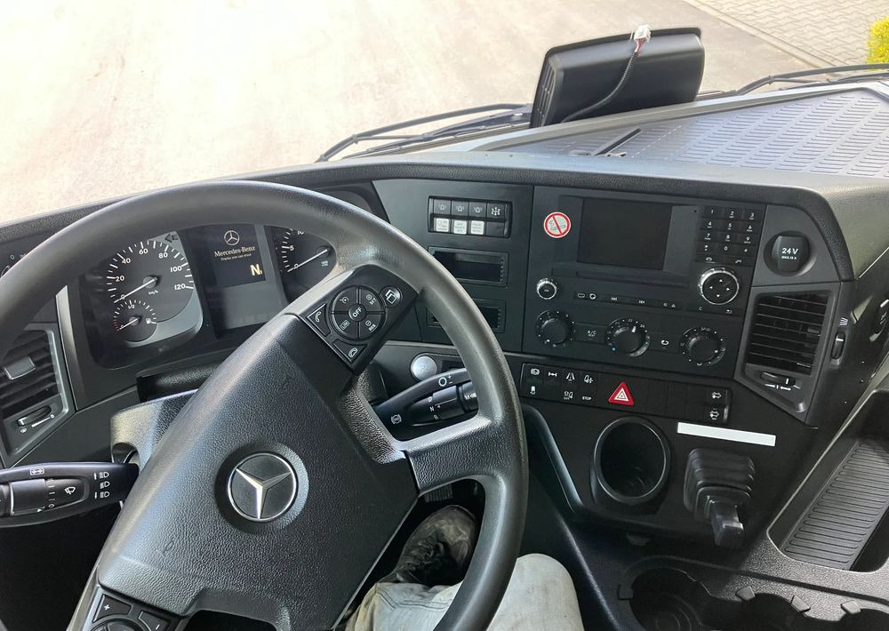 Mercedes-Benz ANTOS 1830 solidny kiper wywrotka blokada mostu - Самосвал камион: снимка 3 Mercedes-Benz ANTOS 1830 solidny kiper wywrotka blokada mostu - Самосвал камион: снимка 3