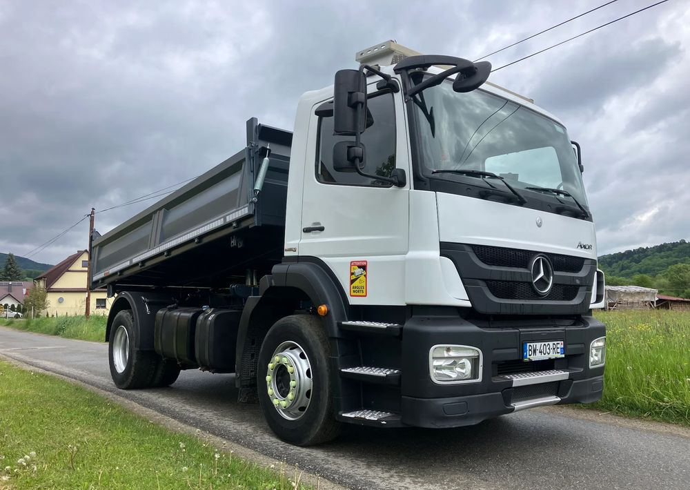 Mercedes-Benz Axor 1829 solidny kiper wywrotka blokada mostu - Самосвал камион: снимка 2 Mercedes-Benz Axor 1829 solidny kiper wywrotka blokada mostu - Самосвал камион: снимка 2