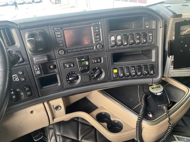 Scania R580lb8x4*4hna - Мултилифт с кука камион: снимка 2 Scania R580lb8x4*4hna - Мултилифт с кука камион: снимка 2