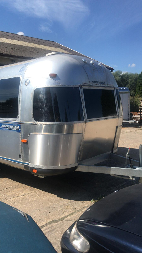 1992 Airstream Classic 1992 Airstream Classic – Fully Rebuilt Vintage Travel Trailer - Търговска каравана: снимка 4 1992 Airstream Classic 1992 Airstream Classic – Fully Rebuilt Vintage Travel Trailer - Търговска каравана: снимка 4
