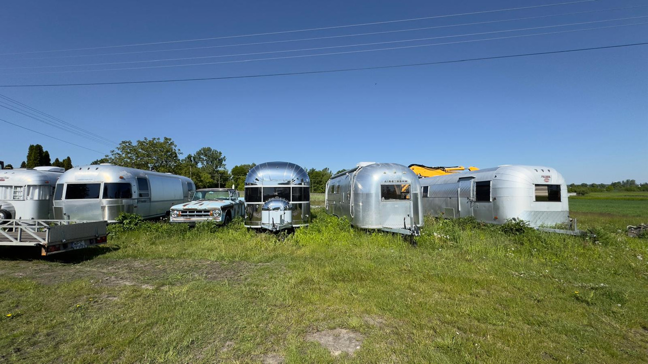 1992 Airstream Classic 1992 Airstream Classic – Fully Rebuilt Vintage Travel Trailer - Търговска каравана: снимка 2 1992 Airstream Classic 1992 Airstream Classic – Fully Rebuilt Vintage Travel Trailer - Търговска каравана: снимка 2
